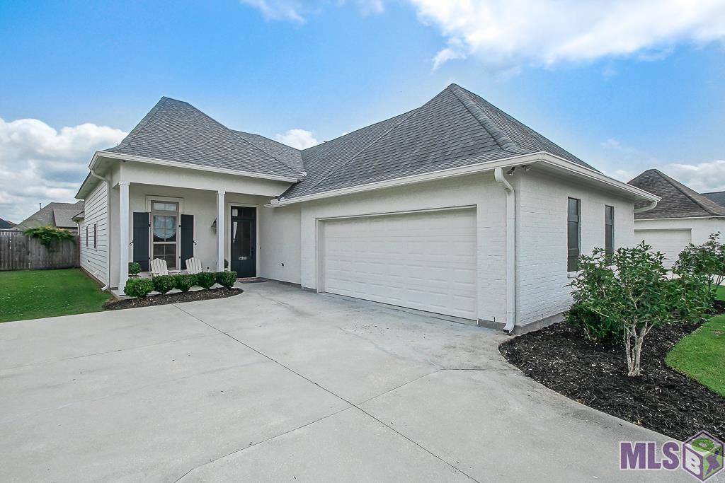 17200 Ledgestone Dr, Prairieville, LA 70769