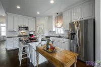 17200 Ledgestone Dr, Prairieville, LA 70769