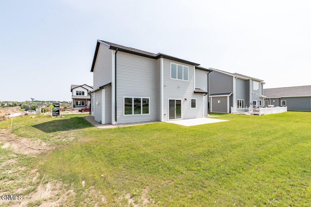 4801 Cornice Loop, Bismarck, ND 58503