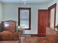 14 Nassau Street, Johnson City, NY 13790