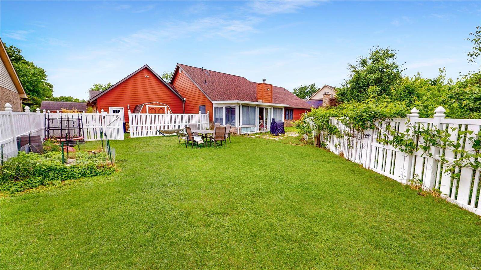 413 Hickory Manor, Belleville, IL 62223