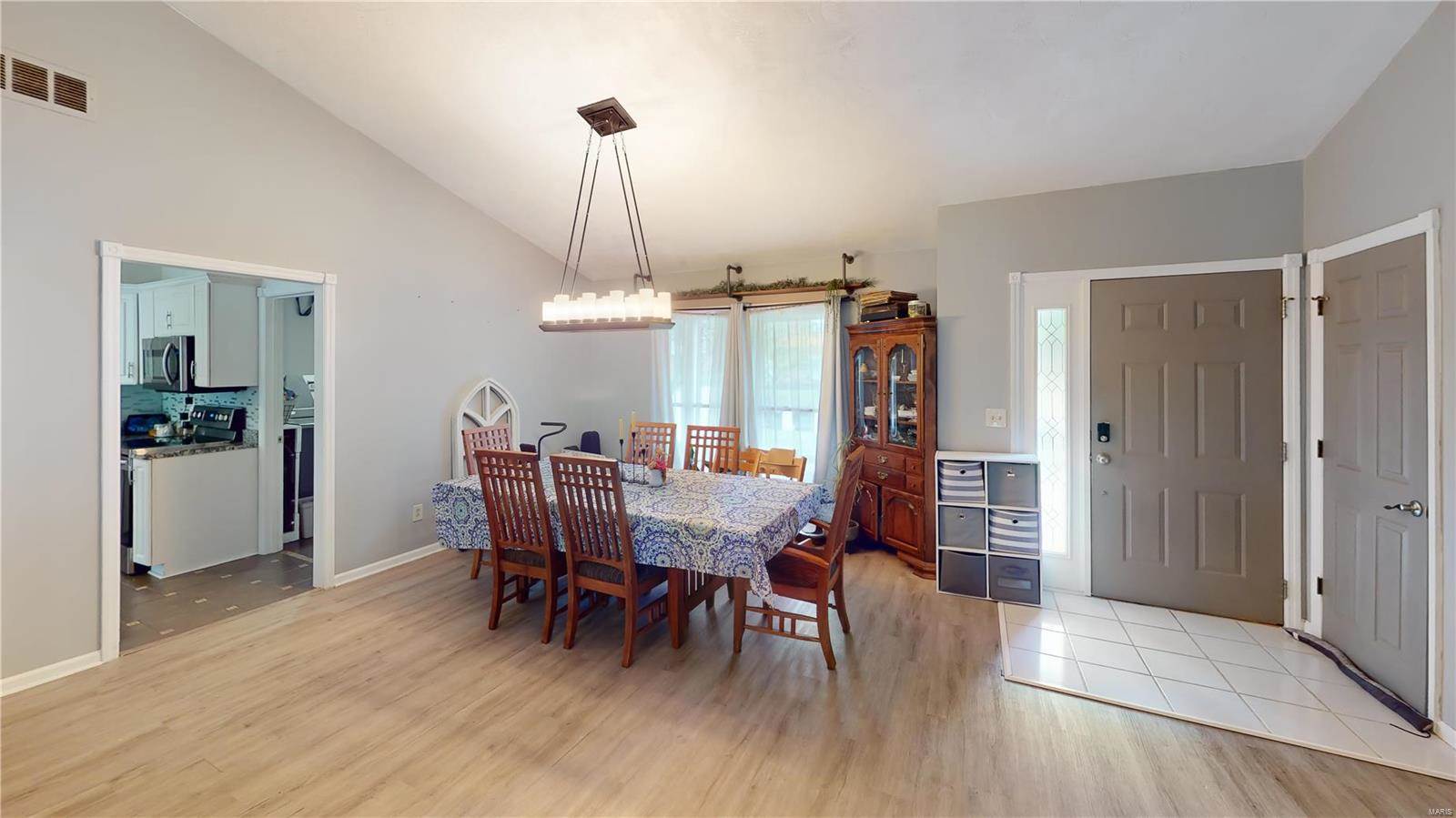 413 Hickory Manor, Belleville, IL 62223