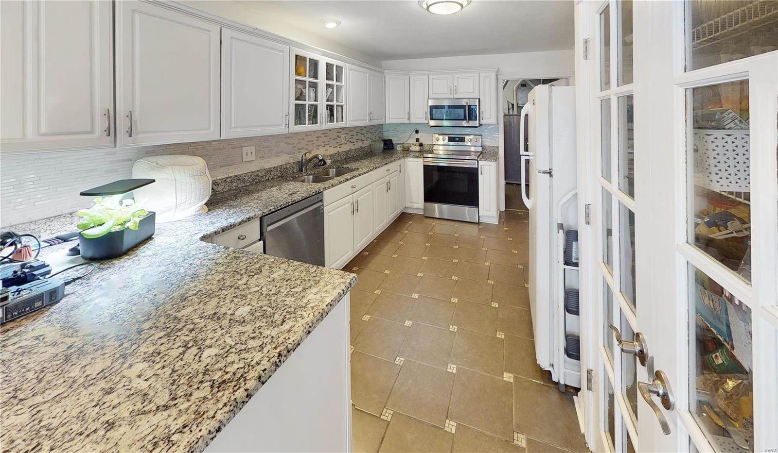 413 Hickory Manor, Belleville, IL 62223