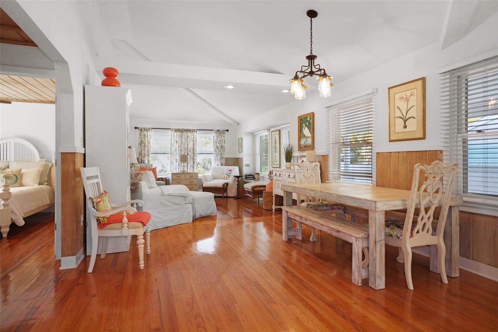 1020 Granada Street, Clearwater, FL 33755