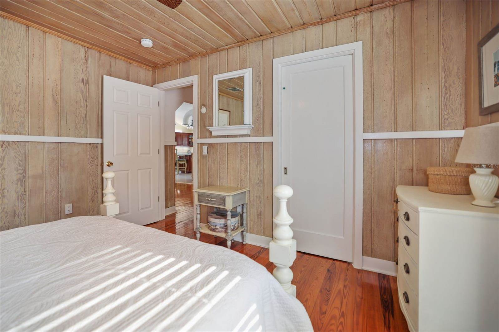 1020 Granada Street, Clearwater, FL 33755