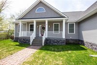 12 Peruvian Way, Bangor, ME 04401