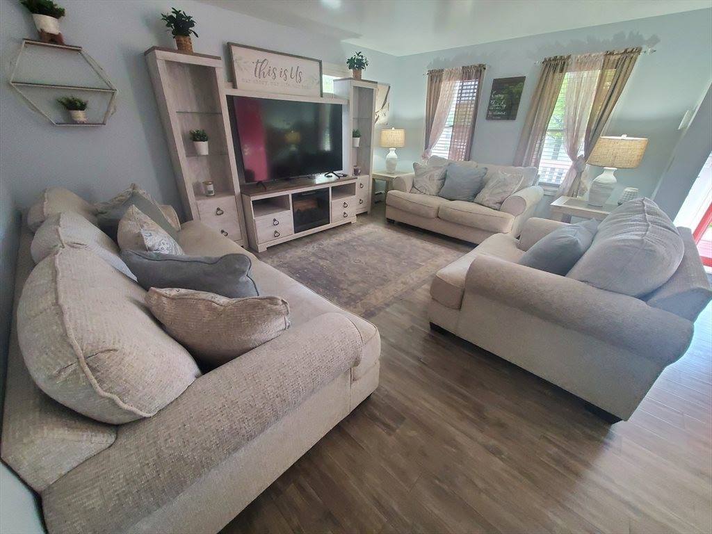 99 Franklin, Holyoke, MA 01040