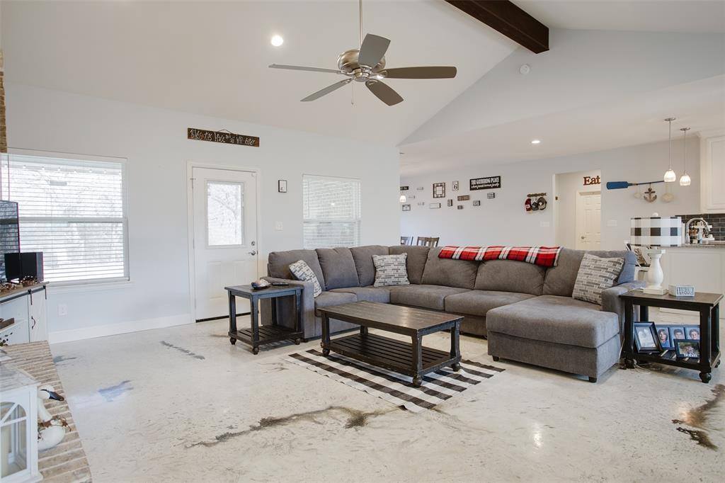 220 Amanda Drive, Weatherford, TX 76088