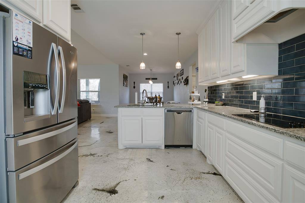 220 Amanda Drive, Weatherford, TX 76088