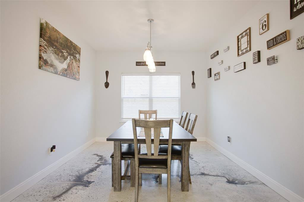 220 Amanda Drive, Weatherford, TX 76088