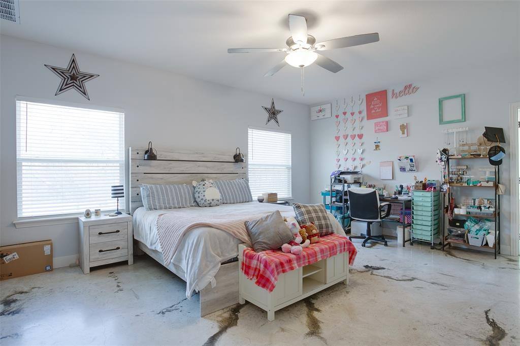 220 Amanda Drive, Weatherford, TX 76088