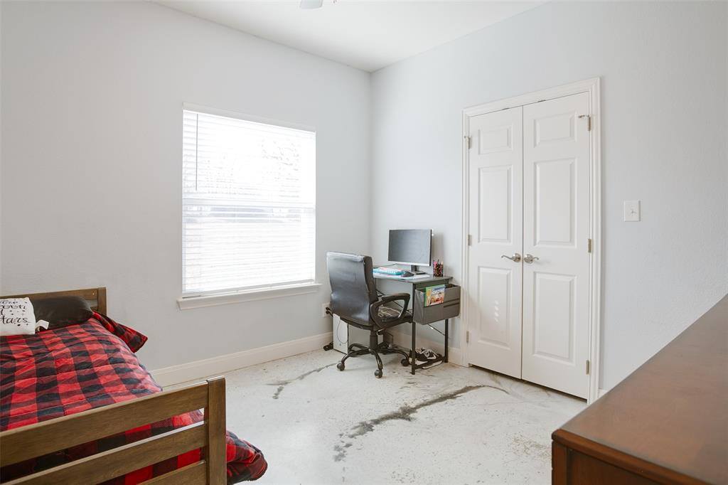 220 Amanda Drive, Weatherford, TX 76088