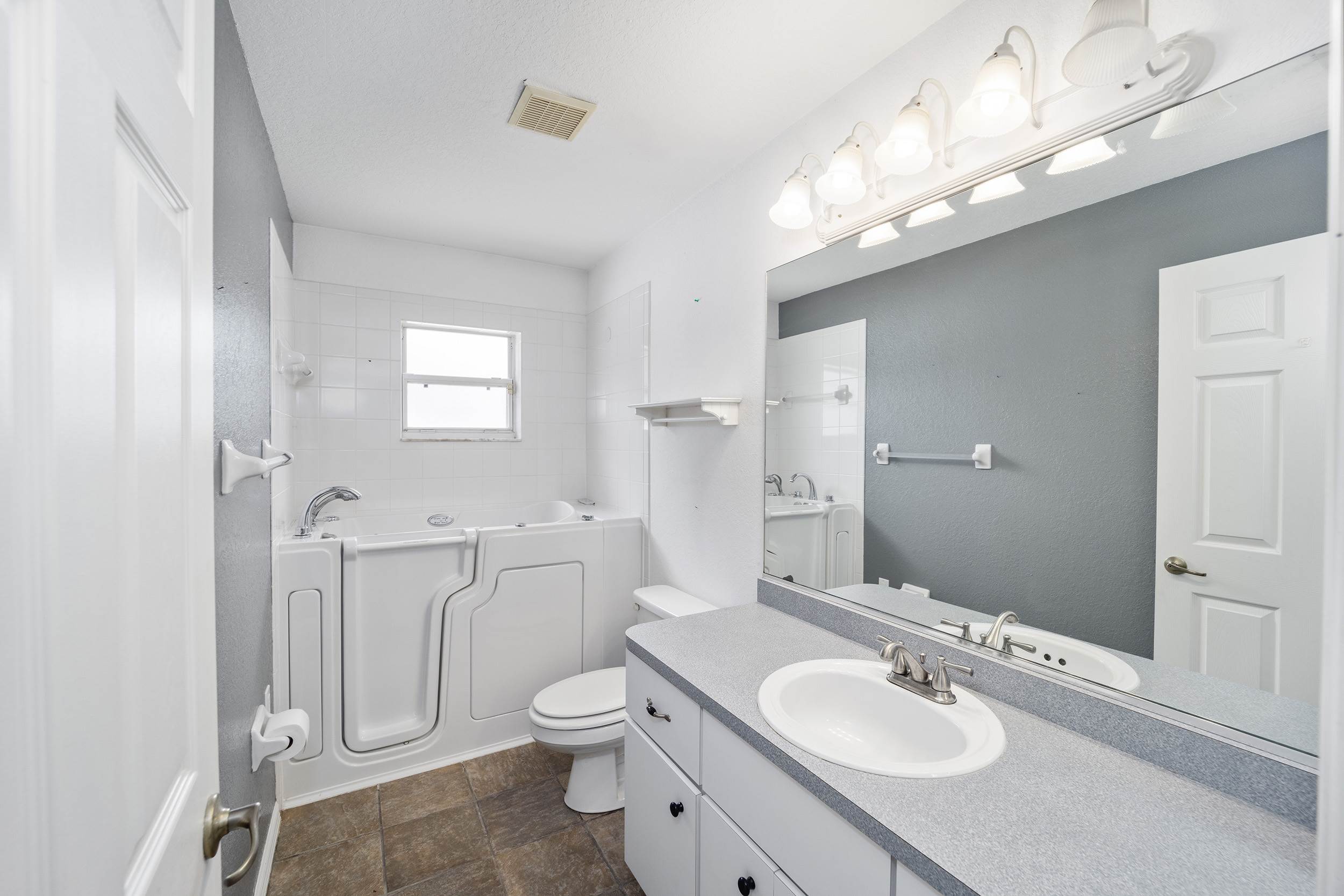 11 Teak Loop Lane, Ocala, FL 34472