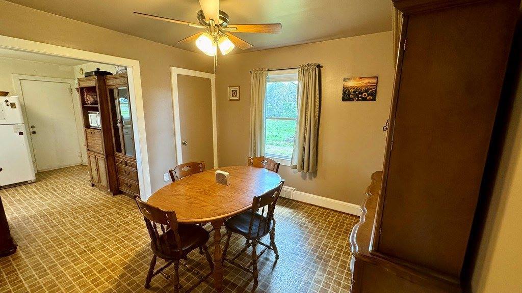 1060 Old Mill Road, Hillsville, VA 24343