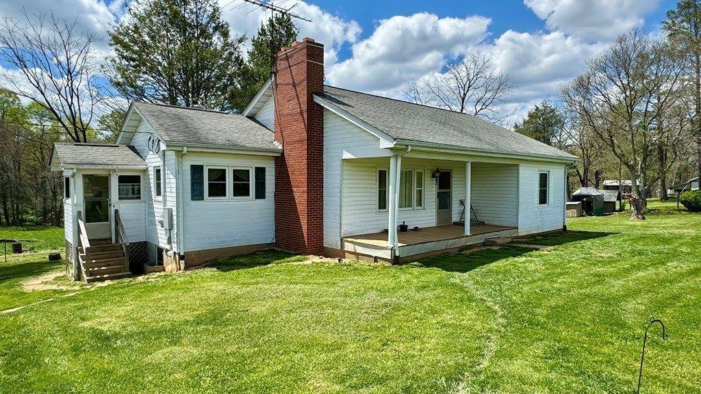 1060 Old Mill Road, Hillsville, VA 24343