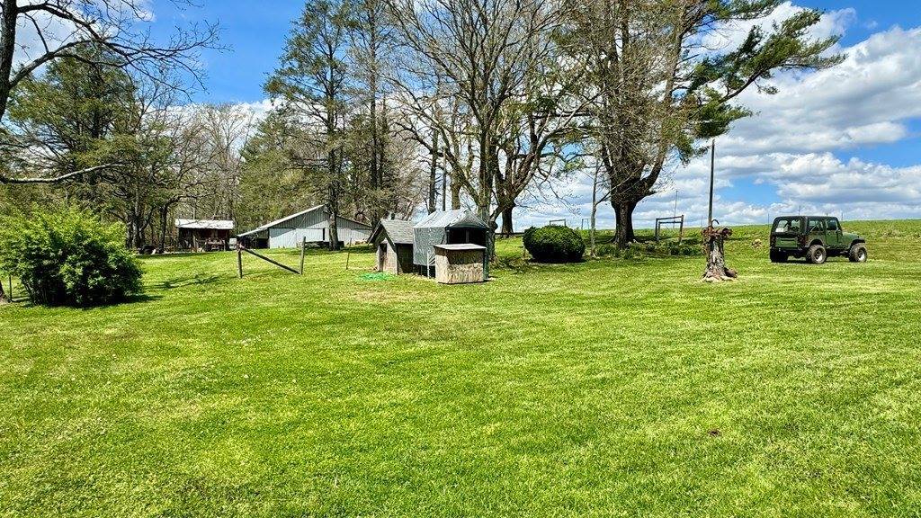 1060 Old Mill Road, Hillsville, VA 24343