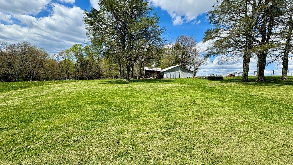 1060 Old Mill Road, Hillsville, VA 24343