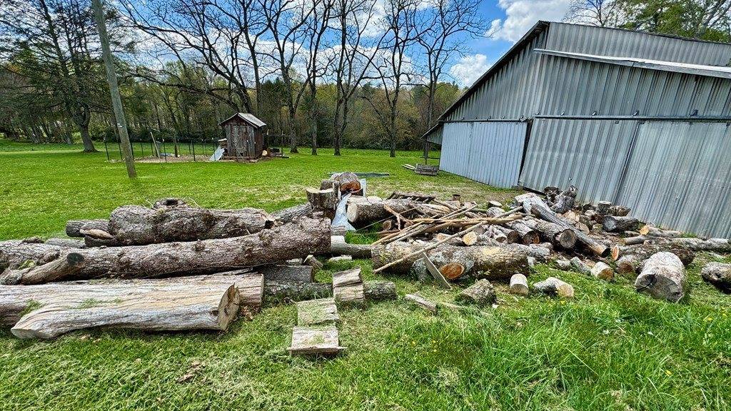 1060 Old Mill Road, Hillsville, VA 24343