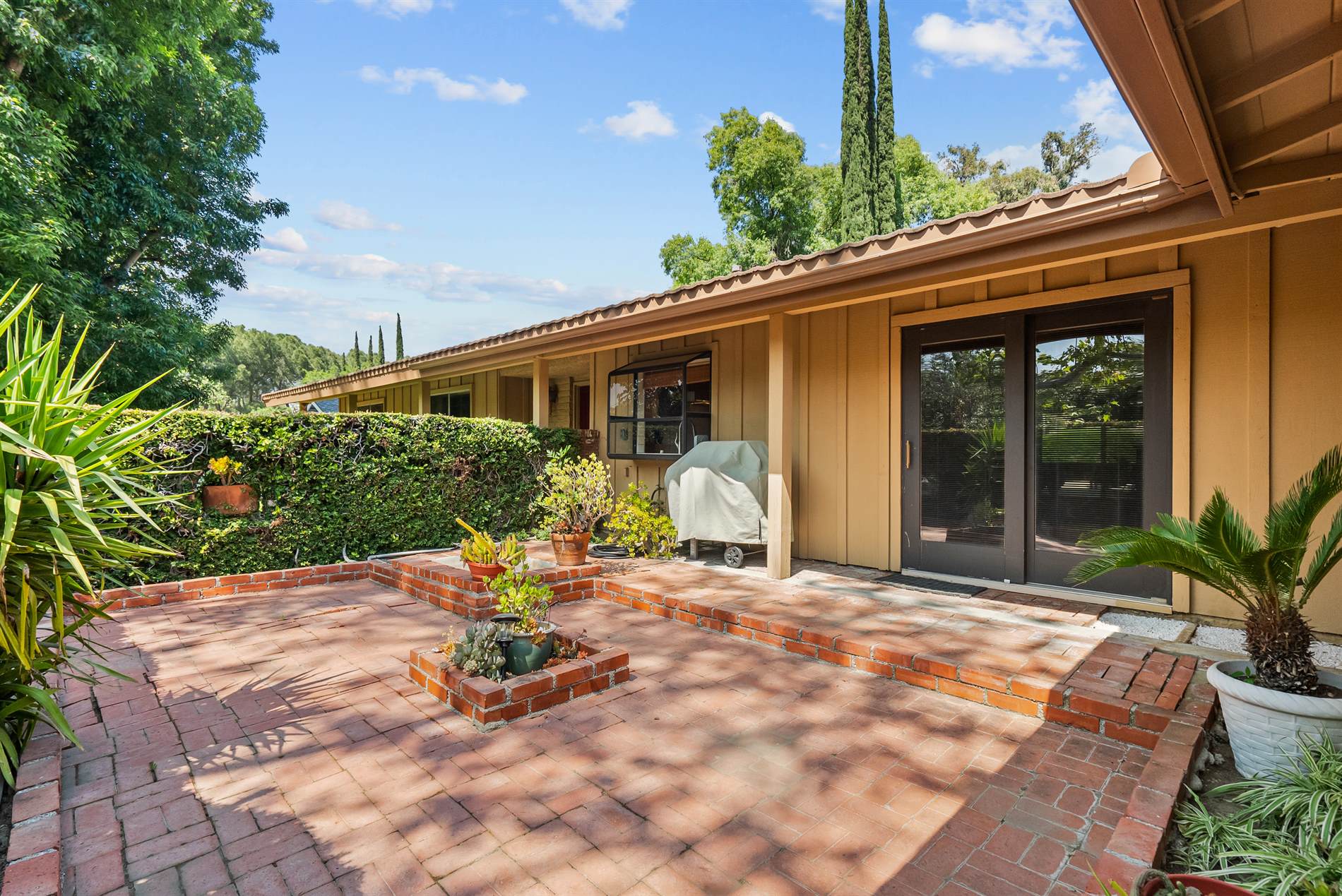 26342 Sand Canyon Rd., Canyon Country, CA 91387