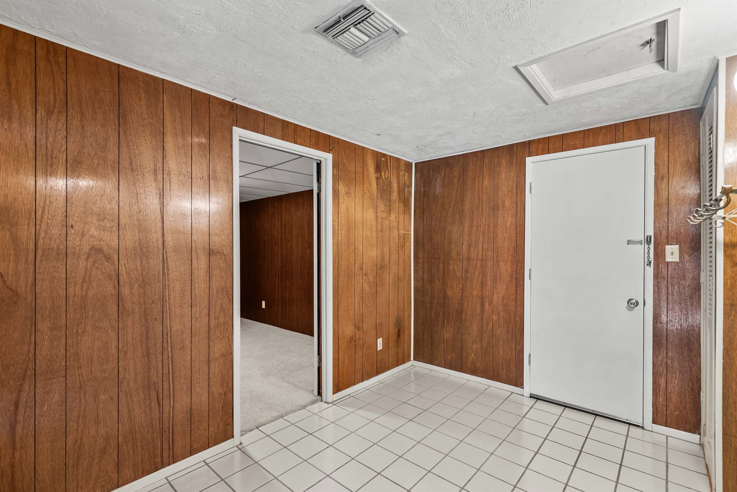 26342 Sand Canyon Rd., Canyon Country, CA 91387