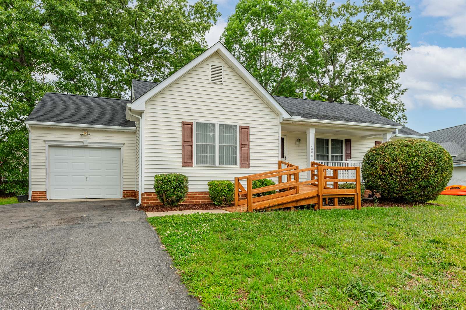 4006 Clipper Bay Drive, Chester, VA 23831