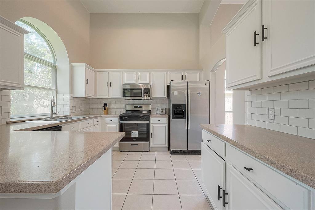 1915 Laurel Brook Lane, Houston, TX 77014