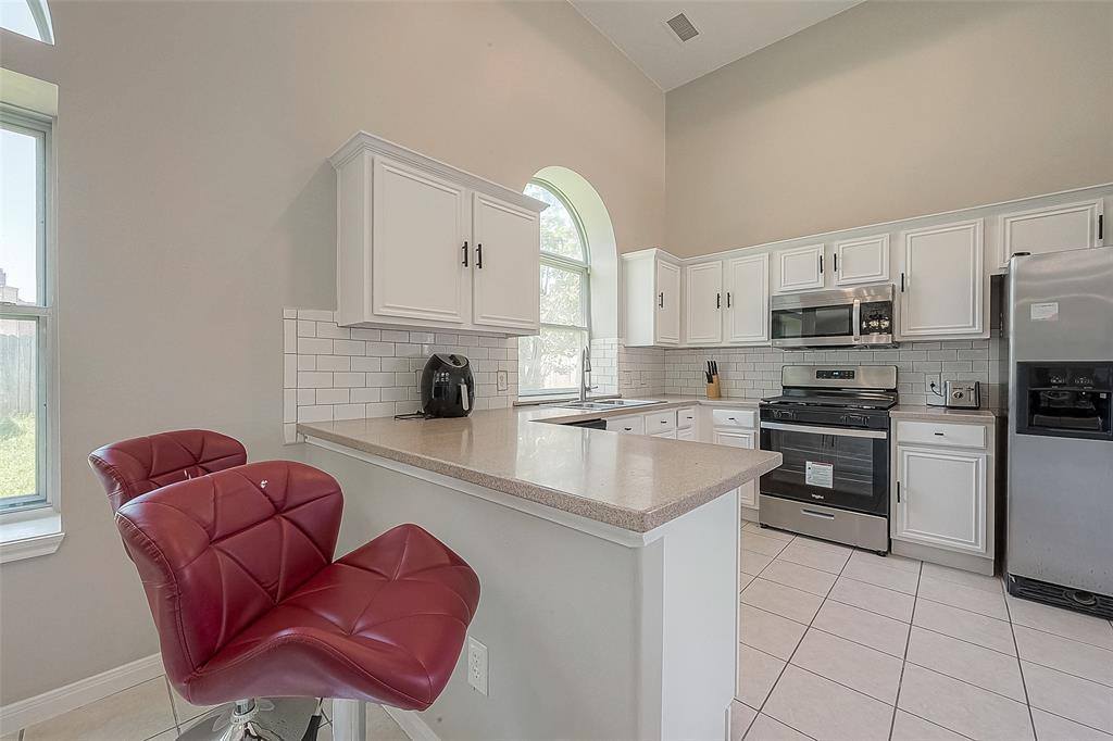 1915 Laurel Brook Lane, Houston, TX 77014