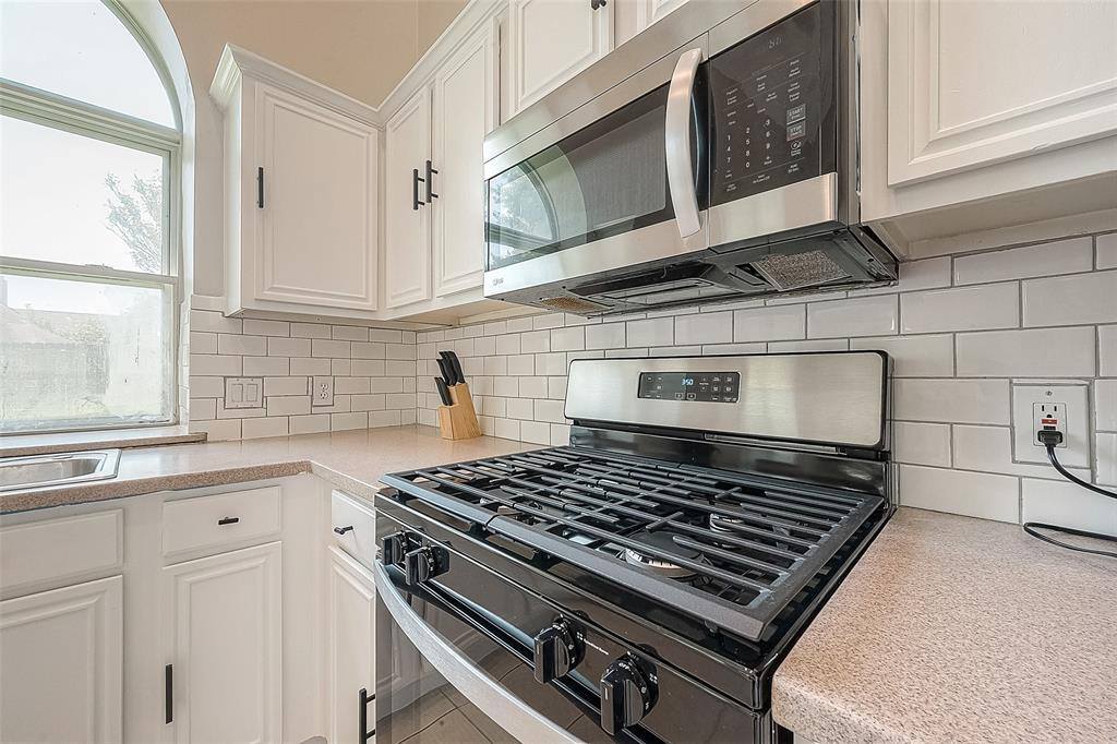 1915 Laurel Brook Lane, Houston, TX 77014