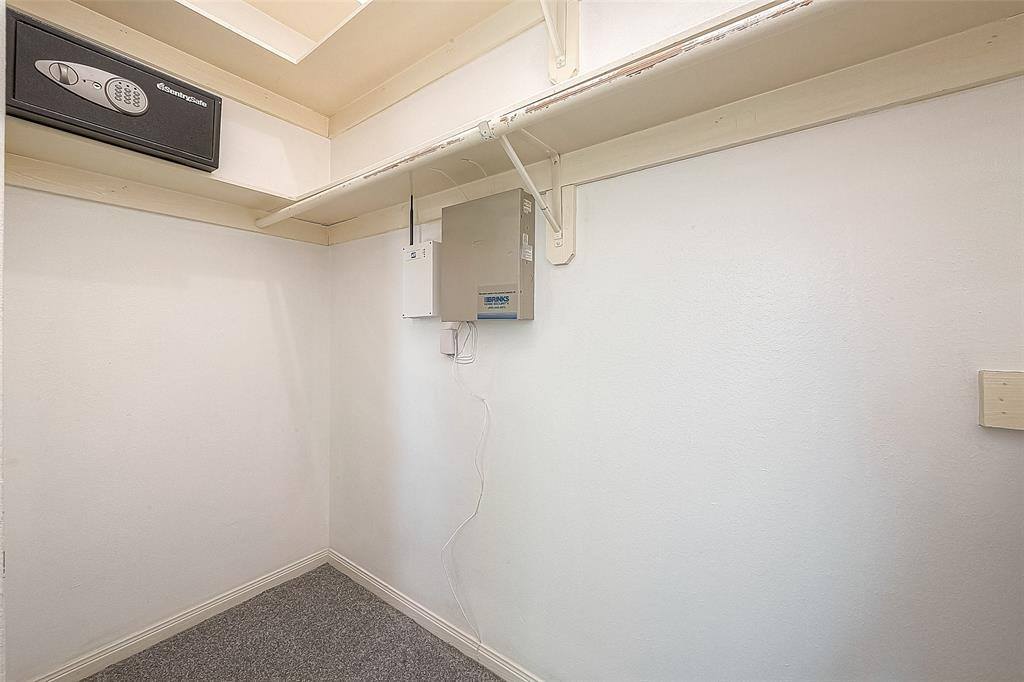 1915 Laurel Brook Lane, Houston, TX 77014