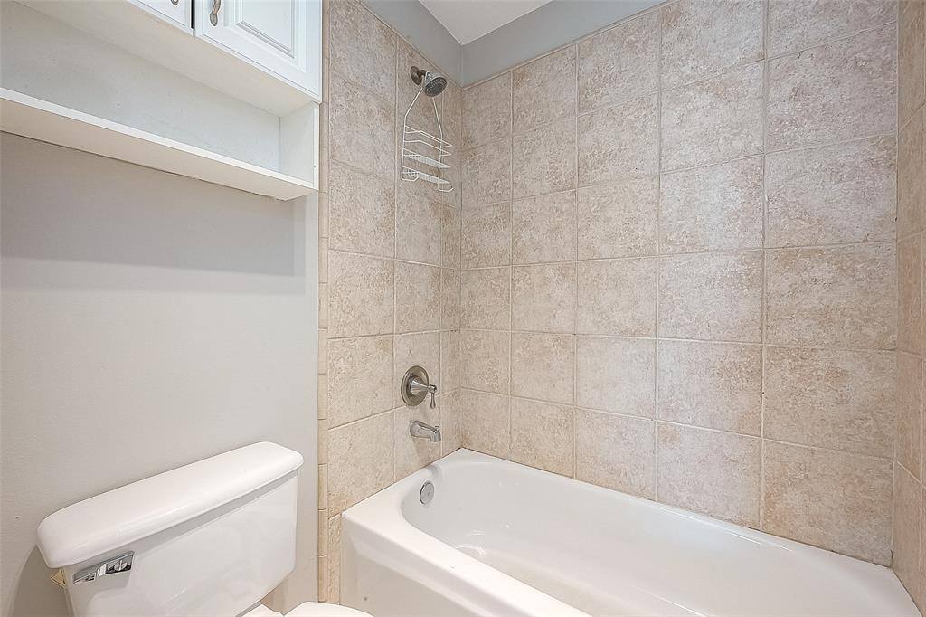 1915 Laurel Brook Lane, Houston, TX 77014