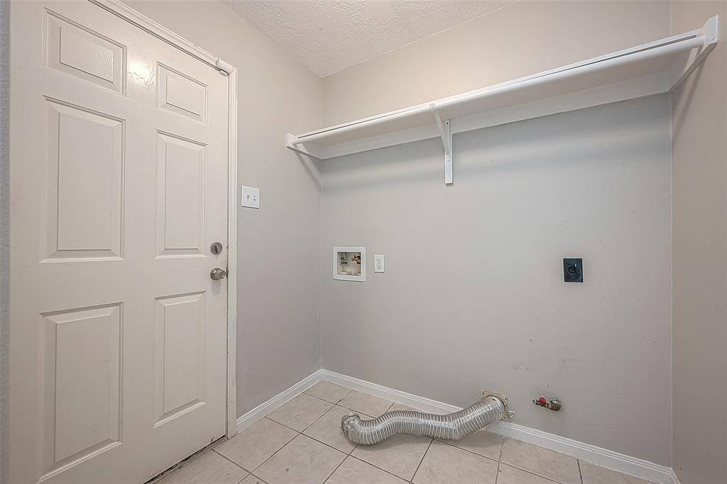 1915 Laurel Brook Lane, Houston, TX 77014