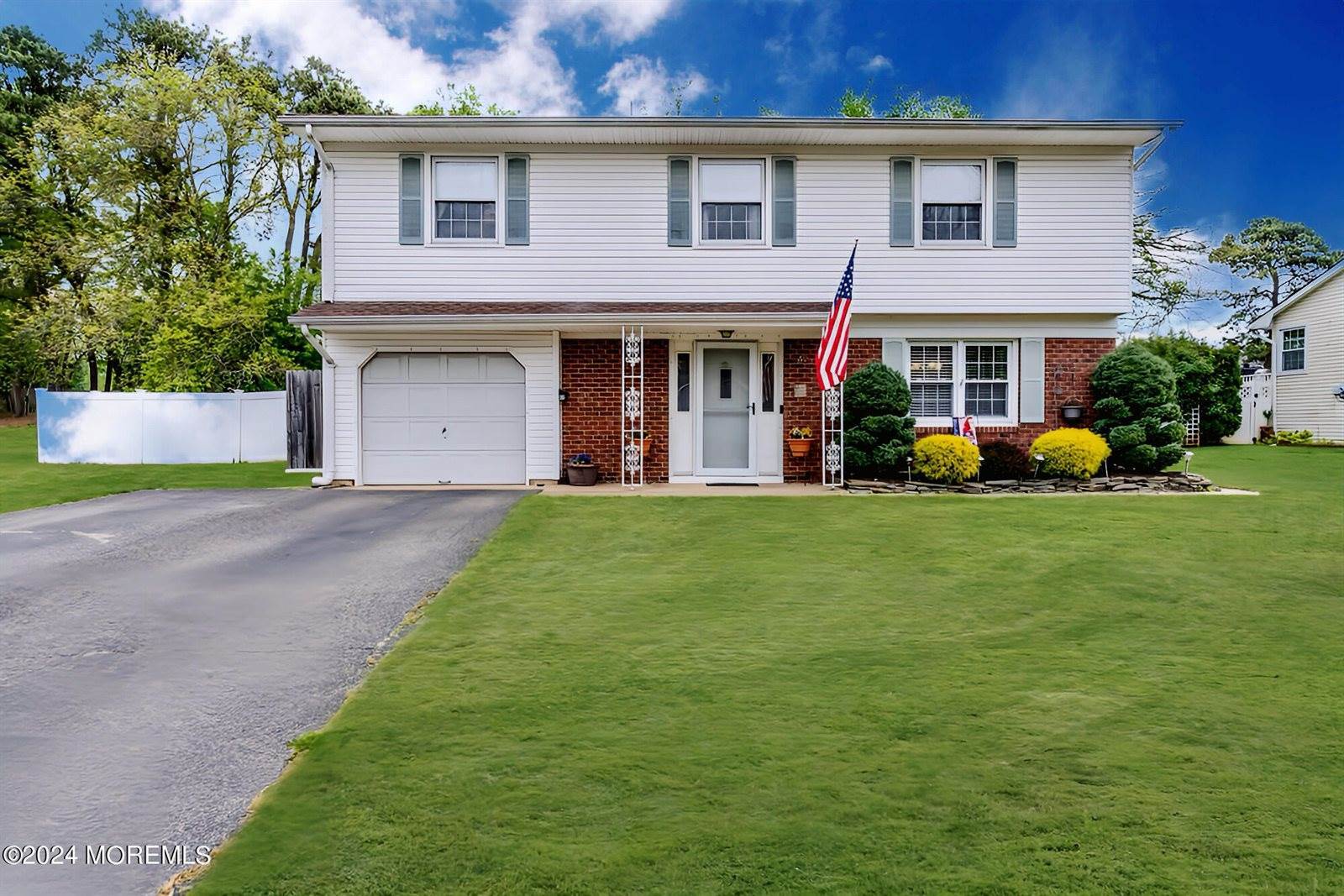 62 Old Bridge Drive, Howell, NJ 07731