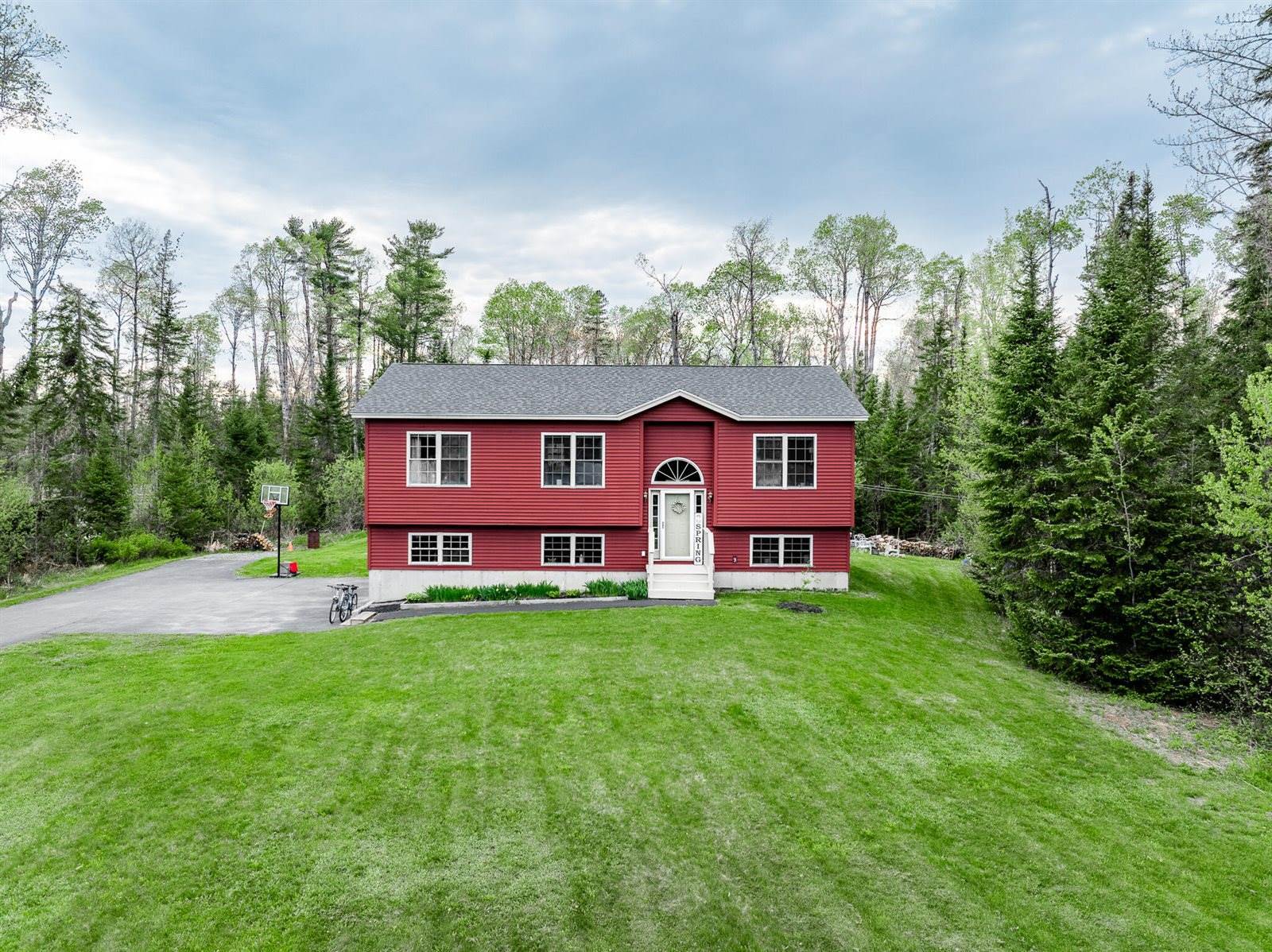 64 Manansis View, Glenburn, ME 04401