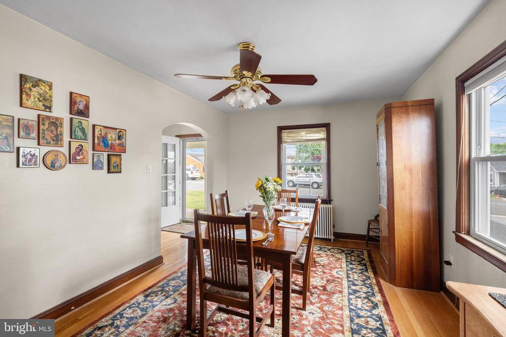 609 Washington Avenue, Front Royal, VA 22630