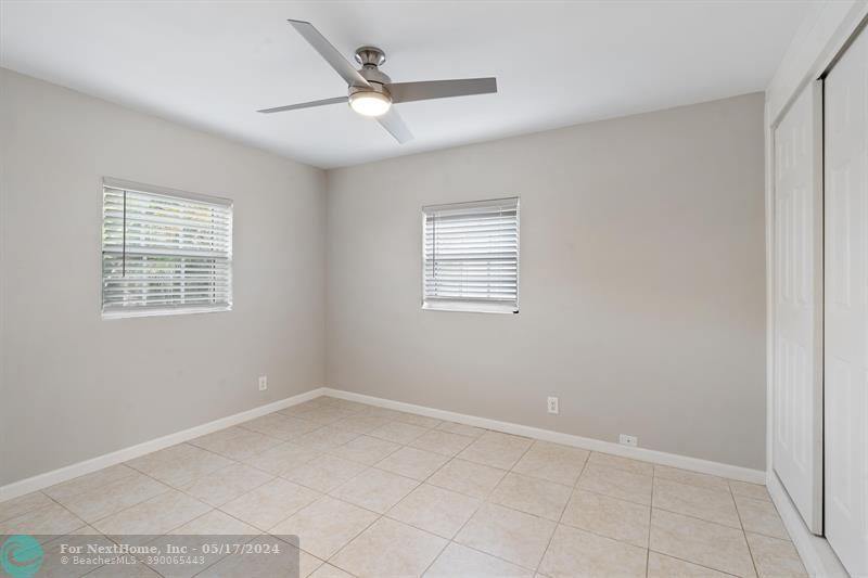 421 NW 39th St, Oakland Park, FL 33309