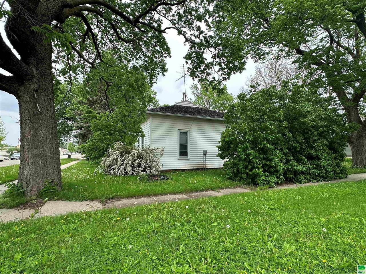 150 S 4th, Akron, IA 51001