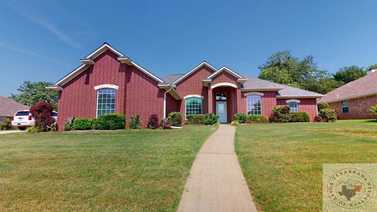 145 Arizona Ave, Wake Village, TX 75501