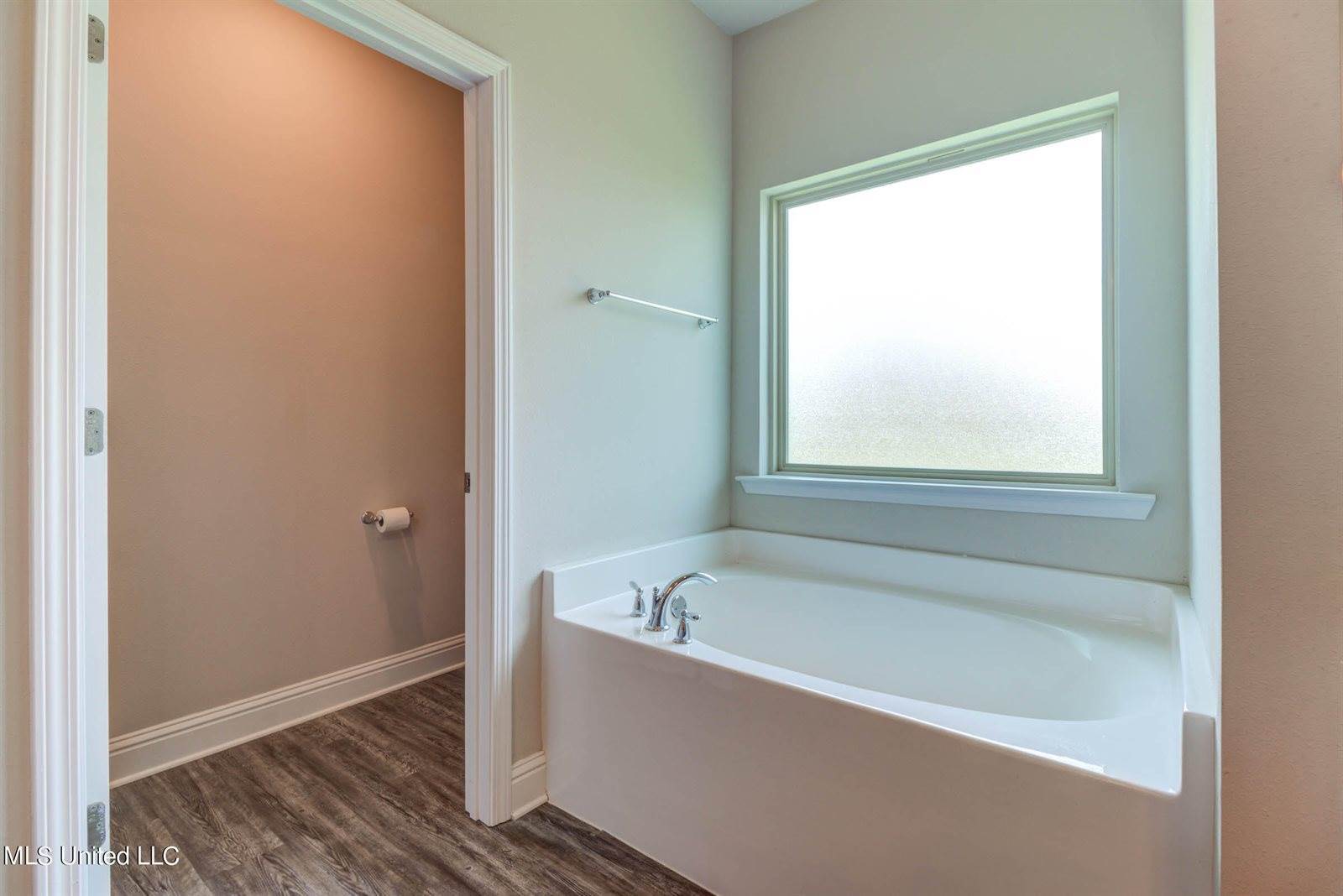 13438 Mayfair Lane, Biloxi, MS 39532