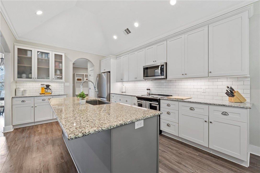 17 North Shore Circle, Waco, TX 76708