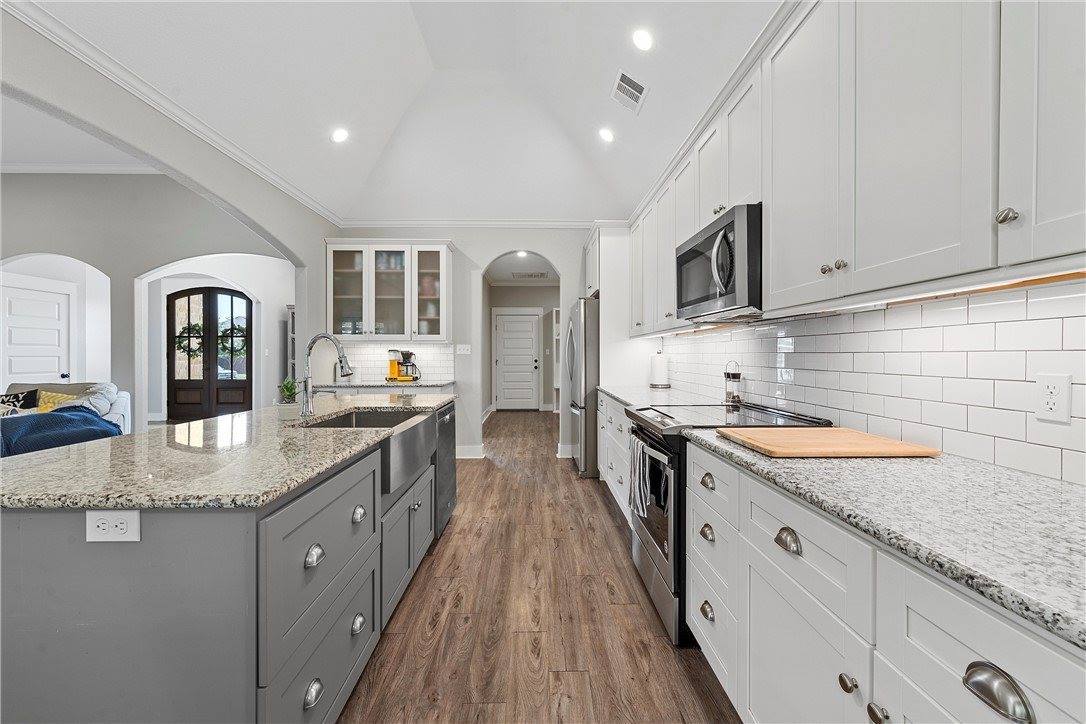 17 North Shore Circle, Waco, TX 76708