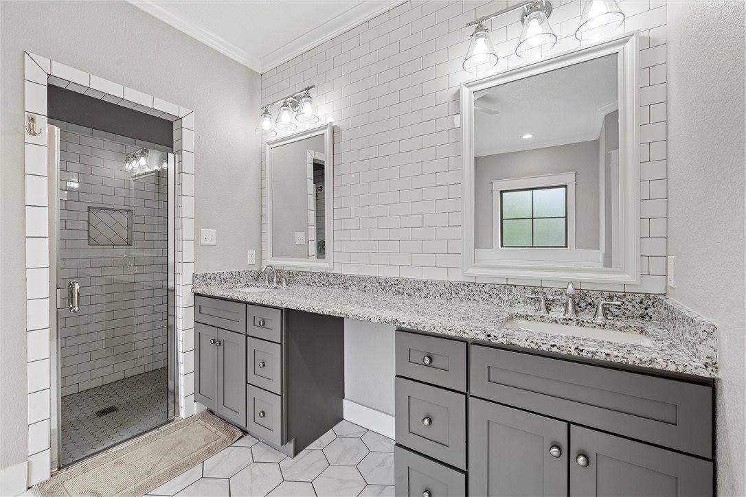 17 North Shore Circle, Waco, TX 76708