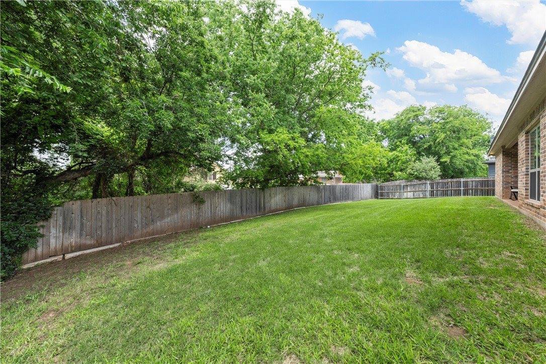 17 North Shore Circle, Waco, TX 76708