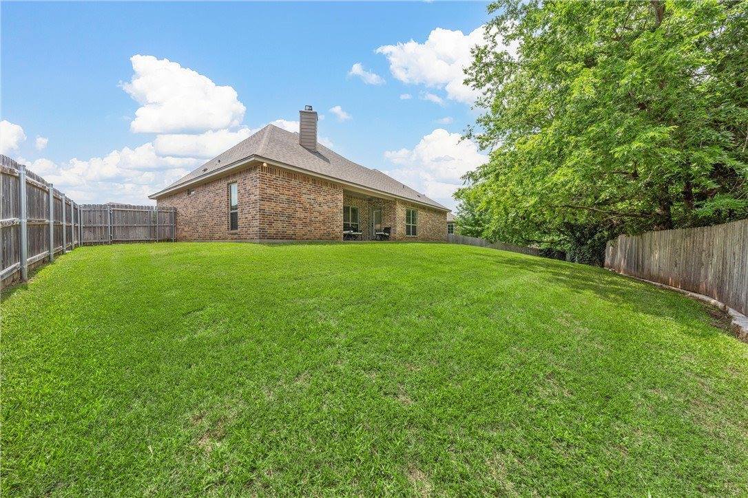 17 North Shore Circle, Waco, TX 76708