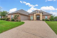 17 North Shore Circle, Waco, TX 76708