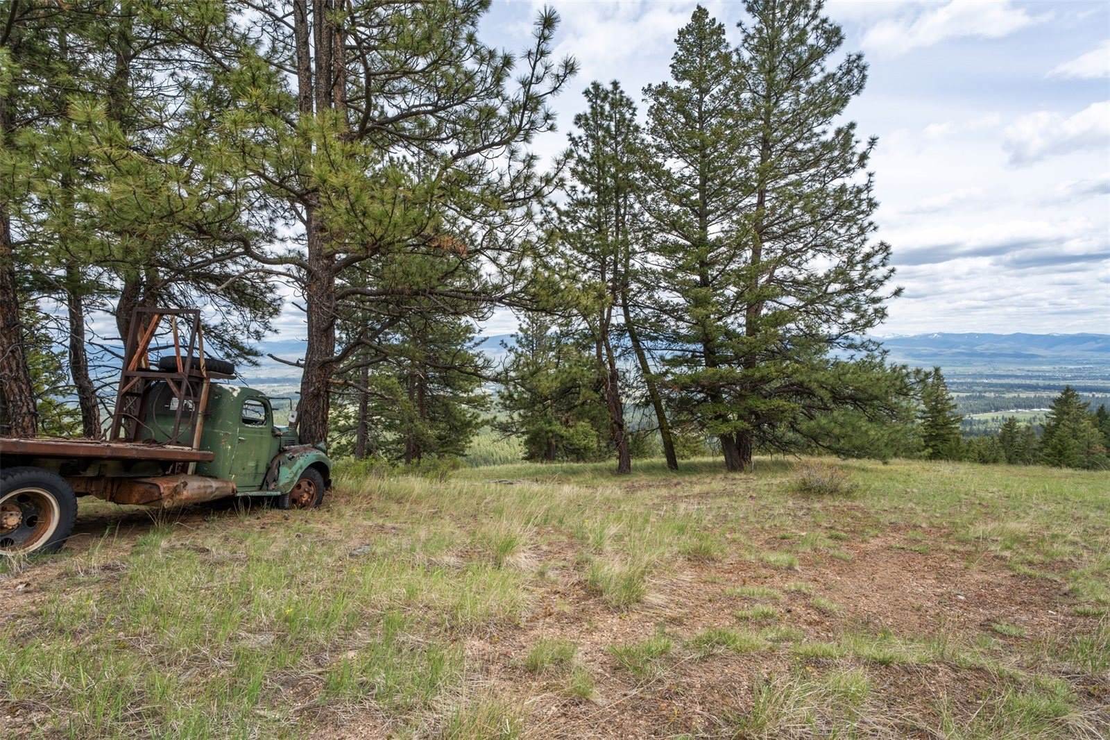 NHN Bourne Loop, Victor, MT 59875