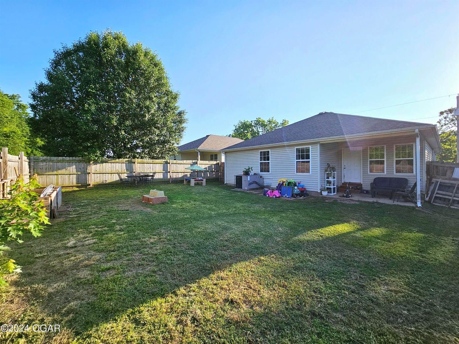 511 South Arch Street, Carterville, MO 64835