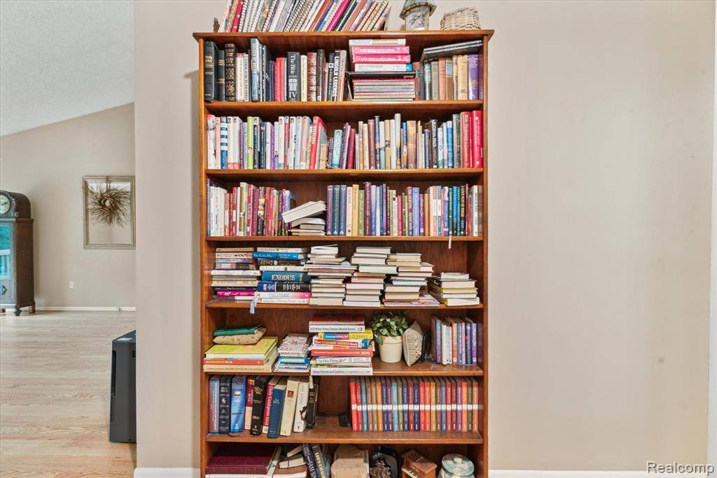 19100 Otto Court, Huron Township, MI 48164