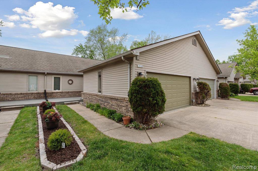 19100 Otto Court, Huron Township, MI 48164
