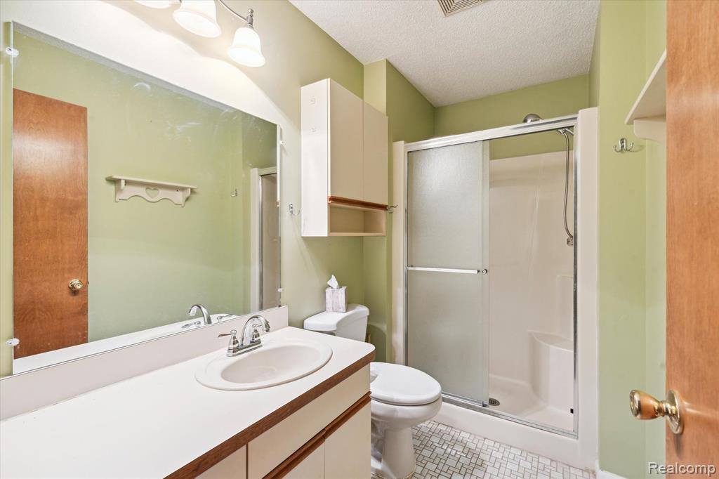 19100 Otto Court, Huron Township, MI 48164