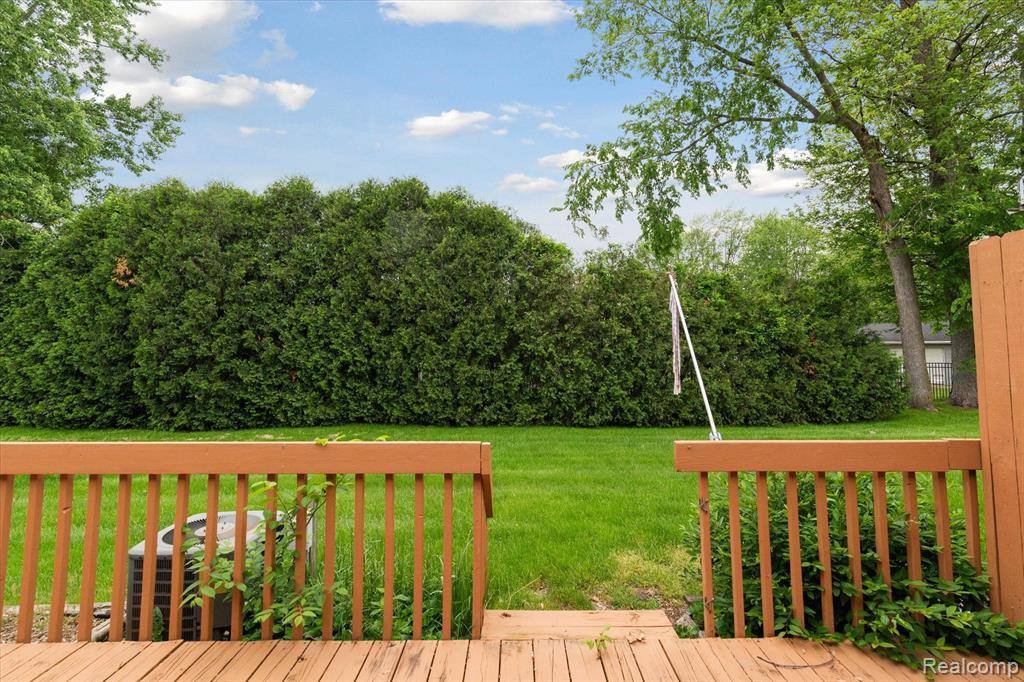 19100 Otto Court, Huron Township, MI 48164